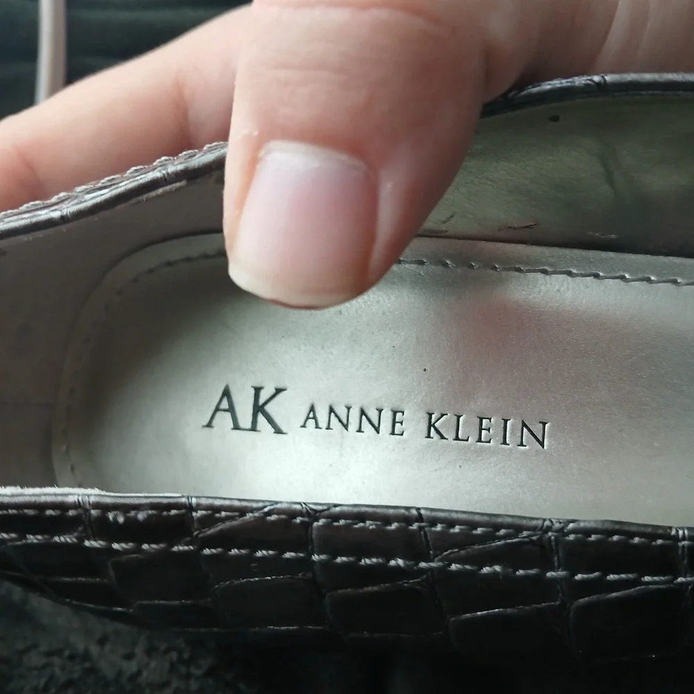 Anne Klein Fenton Pumps 10M Pewter Metallic Croc Embossed Block Heel Round Toe